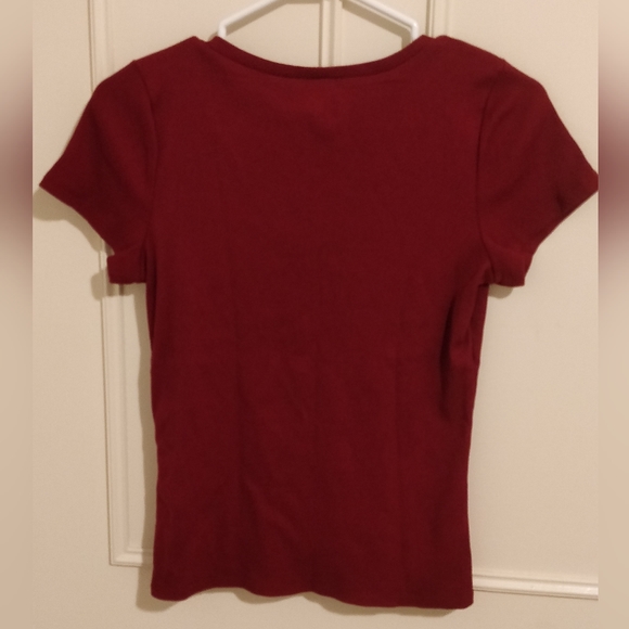 Hollister Red V-Neck T Shirt - Picture 5 of 5
